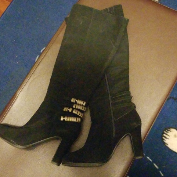 Boots - Picture 1 of 4